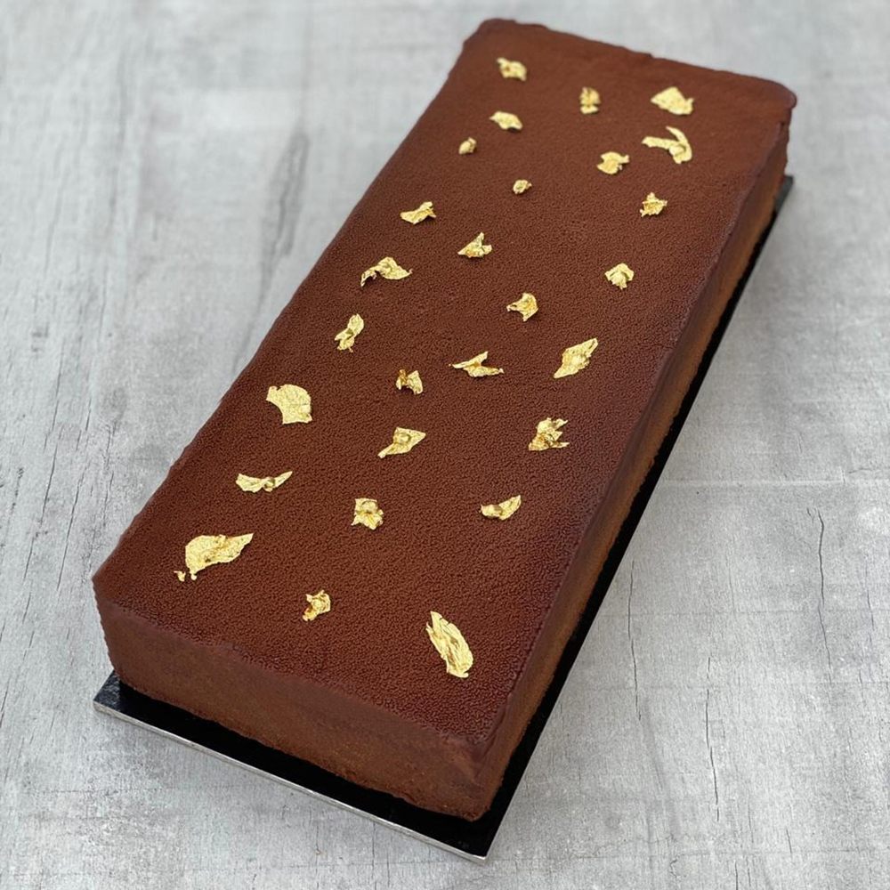 Crunchy Chocolate Long Cake